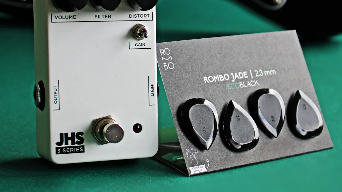 Does John Mayer use a compressor pedal?